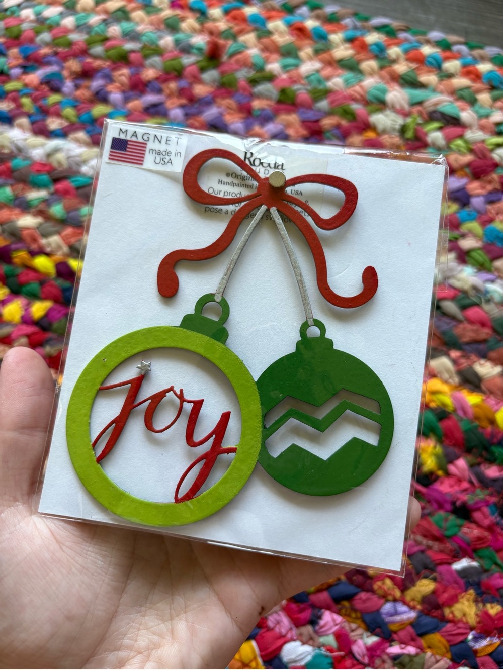 ROEDA HAND-PAINTED METAL CHRISTMAS ORNAMENT MAGNET